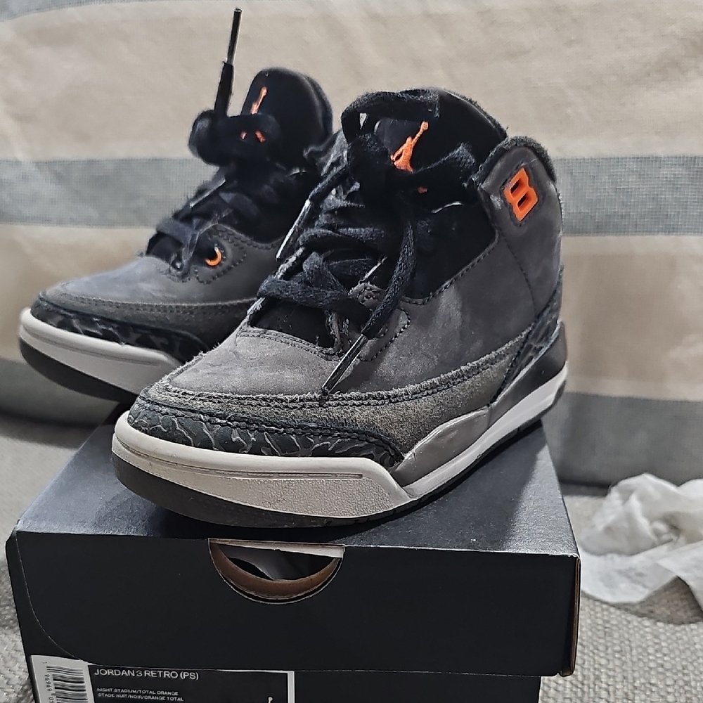 Nike Kids Sneakers in Black and Orange